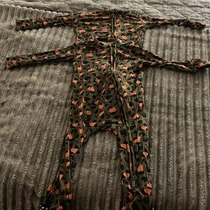 Posh Peanut Onesies set